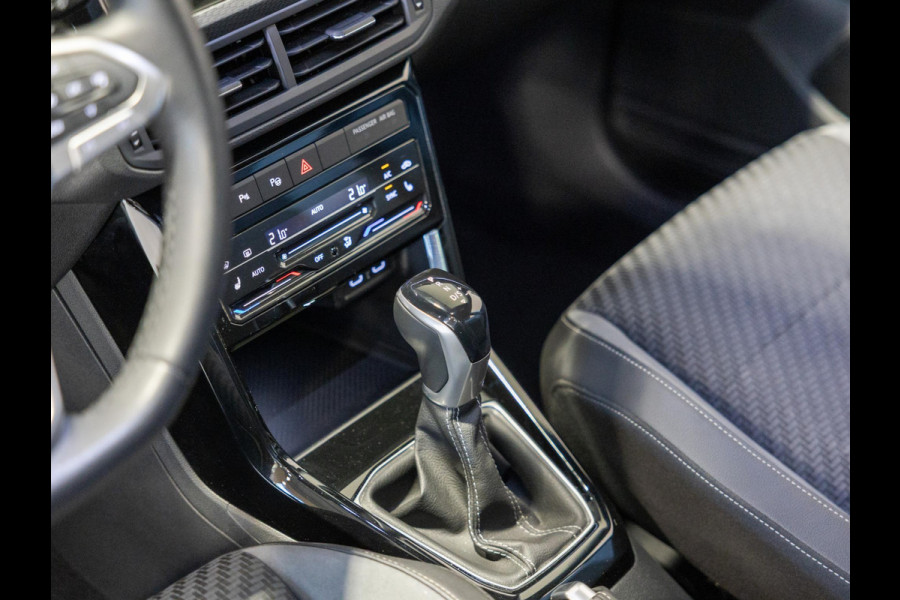 Volkswagen T-Cross 1.5 TSI 2x R-Line / 150pk / Trekhaak / Stoelverwarming / Virtual cockpit /