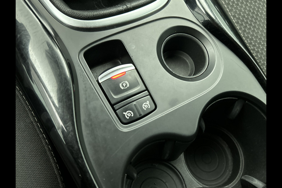 Renault Kadjar 1.3 TCe 141PK / Trekhaak / Airco / Cruise-ctr. / Navigatie / Lmv 17" / Pdc v+a / Apk 10-2026
