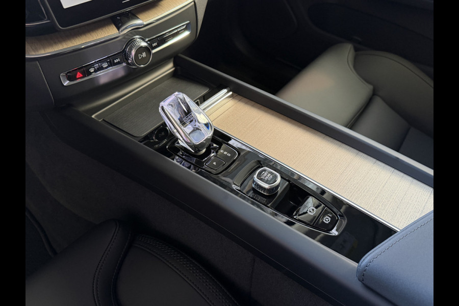 Volvo XC60 2.0 T8 455PK AWD PLUS DARK NIEUWE AUTO HARMAN KARDON 360.CAM STOEL/STUUR VERW LEER