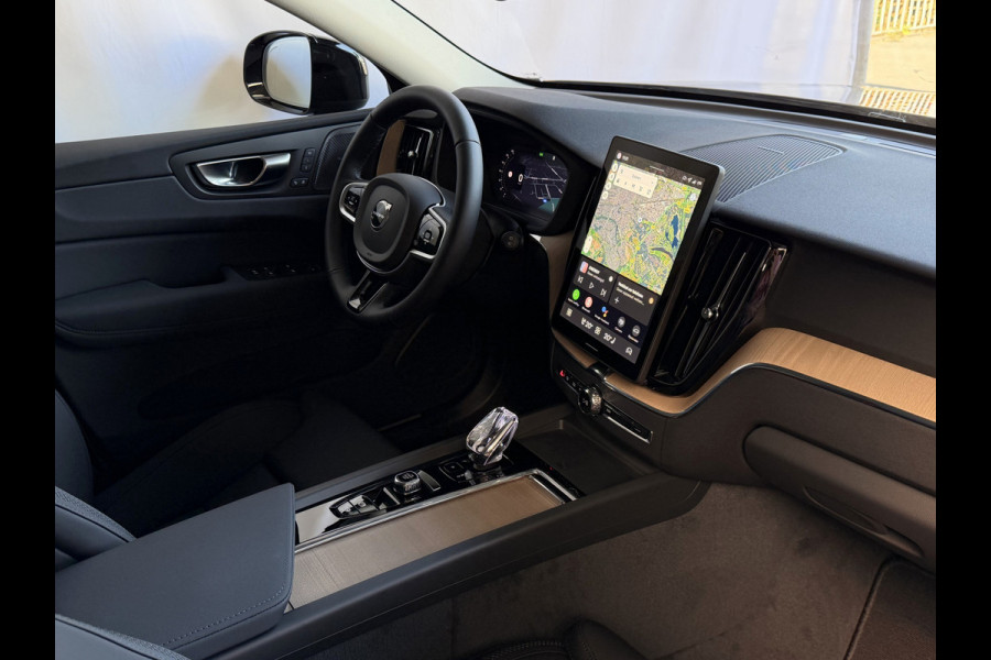 Volvo XC60 2.0 T8 455PK AWD PLUS DARK NIEUWE AUTO HARMAN KARDON 360.CAM STOEL/STUUR VERW LEER