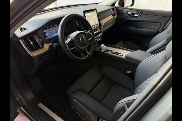 Volvo XC60 2.0 T8 455PK AWD PLUS DARK NIEUWE AUTO HARMAN KARDON 360.CAM STOEL/STUUR VERW LEER
