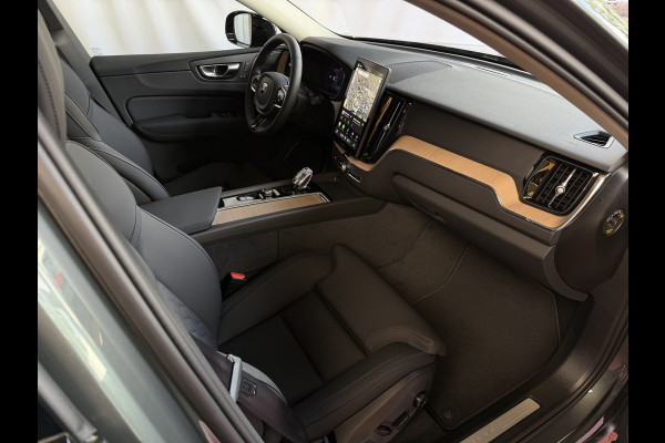 Volvo XC60 2.0 T8 455PK AWD PLUS DARK NIEUWE AUTO HARMAN KARDON 360.CAM STOEL/STUUR VERW LEER