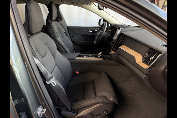 Volvo XC60 2.0 T8 455PK AWD PLUS DARK NIEUWE AUTO HARMAN KARDON 360.CAM STOEL/STUUR VERW LEER