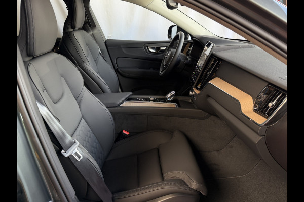 Volvo XC60 2.0 T8 455PK AWD PLUS DARK NIEUWE AUTO HARMAN KARDON 360.CAM STOEL/STUUR VERW LEER