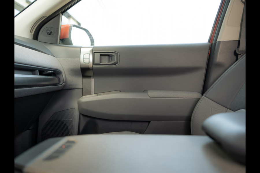 Kia EV3 Plus Advanced 81.4 kWh | Panorama Schuifkantel dak | elektr. achterklep | Leder | Stoel & stuurverwarming l SOH 99%