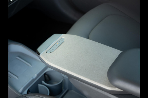 Kia EV3 Plus Advanced 81.4 kWh | Panorama Schuifkantel dak | elektr. achterklep | Leder | Stoel & stuurverwarming l SOH 99%