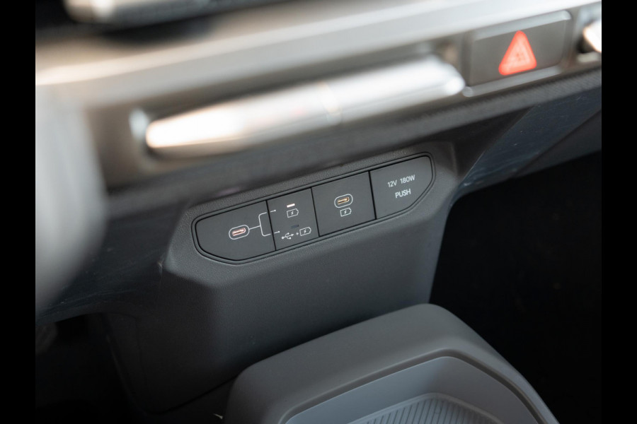 Kia EV3 Plus Advanced 81.4 kWh | Panorama Schuifkantel dak | elektr. achterklep | Leder | Stoel & stuurverwarming l SOH 99%