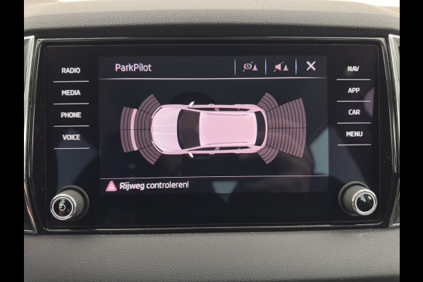 Škoda Karoq 1.6 TDI Style Business (INCL.BTW) Aut. *FULL-LED | NAVI-FULLMAP | ADAPTIVE-CRUISE | HEATED-COMFORTSEATS | KEYLESS | PRIVACY-GLASS | AMBIENT-LIGHT | DAB+ | ECC | PDC | 18''ALU*