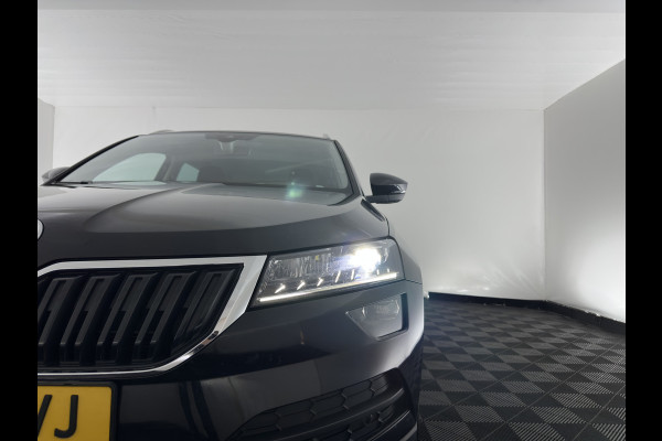 Škoda Karoq 1.6 TDI Style Business (INCL.BTW) Aut. *FULL-LED | NAVI-FULLMAP | ADAPTIVE-CRUISE | HEATED-COMFORTSEATS | KEYLESS | PRIVACY-GLASS | AMBIENT-LIGHT | DAB+ | ECC | PDC | 18''ALU*