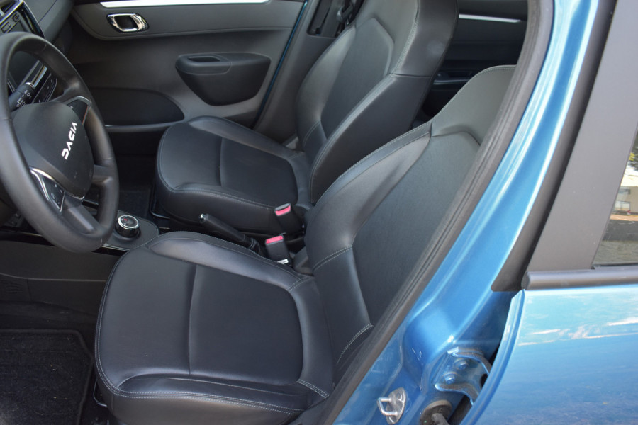 Dacia Spring Essential 27 kWh SOH 94% vol electrisch navigatie pdc Leer