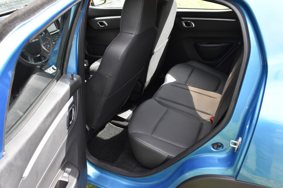 Dacia Spring Essential 27 kWh SOH 94% vol electrisch navigatie pdc Leer