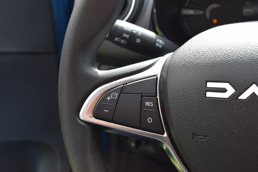 Dacia Spring Essential 27 kWh SOH 94% vol electrisch navigatie pdc Leer