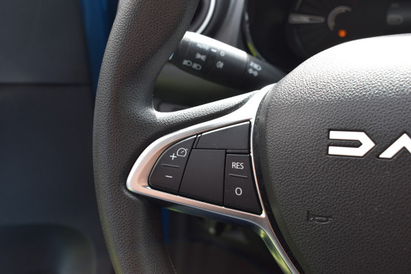Dacia Spring Essential 27 kWh SOH 94% vol electrisch navigatie pdc Leer