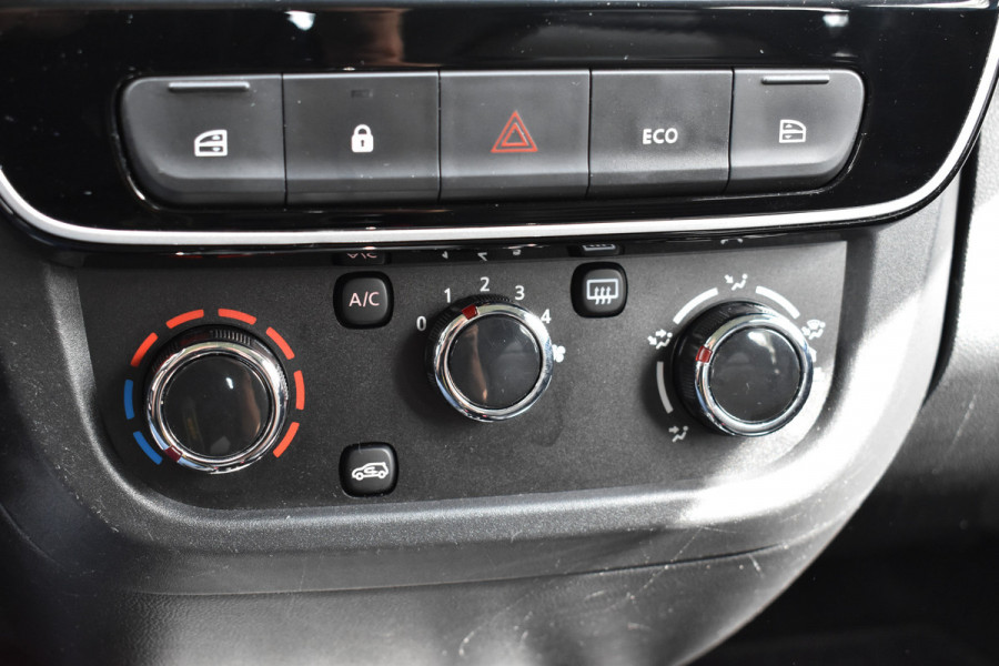 Dacia Spring Essential 27 kWh SOH 94% vol electrisch navigatie pdc Leer
