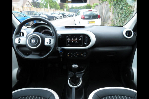 Renault Twingo 1.0 SCe Intens | NIEUWE TYPE | LEDER | GROOT SCHERM | CARPLAY | CRUISE CONTROL | LICHTMETALEN VELGEN | PDC | DAB+ |