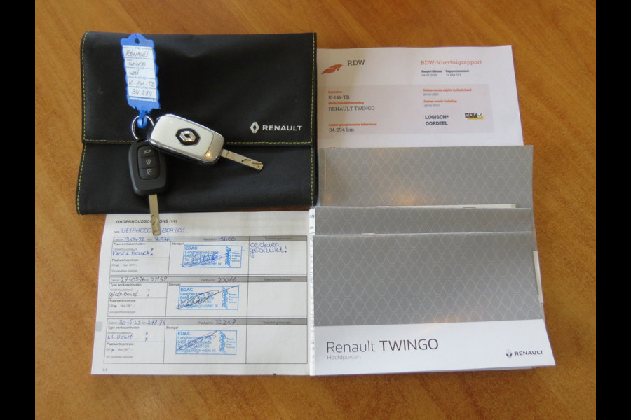 Renault Twingo 1.0 SCe Intens | NIEUWE TYPE | LEDER | GROOT SCHERM | CARPLAY | CRUISE CONTROL | LICHTMETALEN VELGEN | PDC | DAB+ |