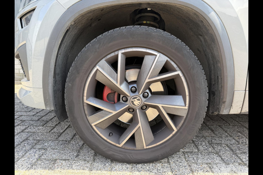 Škoda Kodiaq 1.5 TSI Sportline Business 7p. 19"/Trekhaak/Camera/PDC v+a/Stoelverwarming + memory/Elektrische klep/Keyless/Adaptieve cruise/Apple Carplay & Android Auto