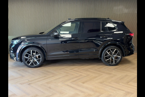 Volkswagen Tiguan 1.5 eTSI R-Line Business DSG PANO NAVI 360CAM TREKHAAK BTW IQ LIGHT