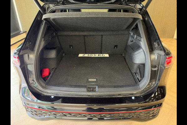 Volkswagen Tiguan 1.5 eTSI R-Line Business DSG PANO NAVI 360CAM TREKHAAK BTW IQ LIGHT