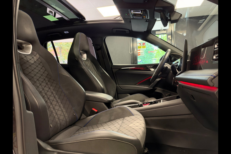 Volkswagen Tiguan 1.5 eTSI R-Line Business DSG PANO NAVI 360CAM TREKHAAK BTW IQ LIGHT