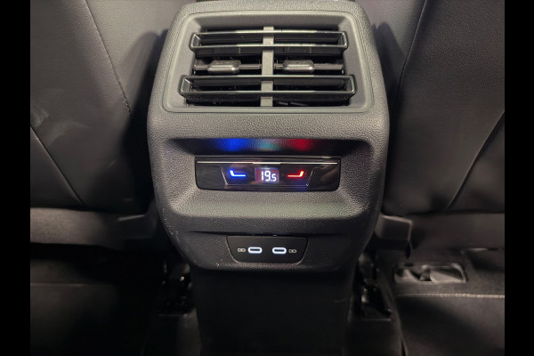 Volkswagen Tiguan 1.5 eTSI R-Line Business DSG PANO NAVI 360CAM TREKHAAK BTW IQ LIGHT