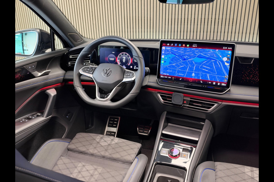 Volkswagen Tiguan 1.5 eTSI R-Line Business DSG PANO NAVI 360CAM TREKHAAK BTW IQ LIGHT
