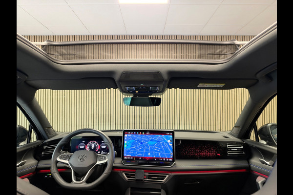 Volkswagen Tiguan 1.5 eTSI R-Line Business DSG PANO NAVI 360CAM TREKHAAK BTW IQ LIGHT