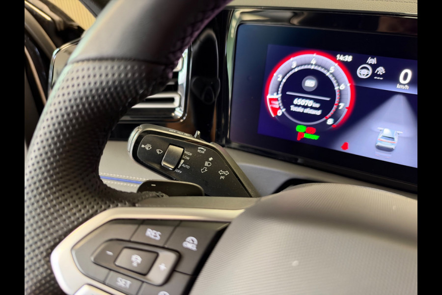Volkswagen Tiguan 1.5 eTSI R-Line Business DSG PANO NAVI 360CAM TREKHAAK BTW IQ LIGHT