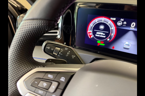 Volkswagen Tiguan 1.5 eTSI R-Line Business DSG PANO NAVI 360CAM TREKHAAK BTW IQ LIGHT