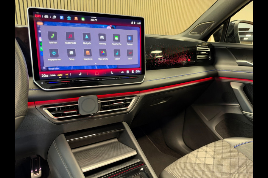 Volkswagen Tiguan 1.5 eTSI R-Line Business DSG PANO NAVI 360CAM TREKHAAK BTW IQ LIGHT