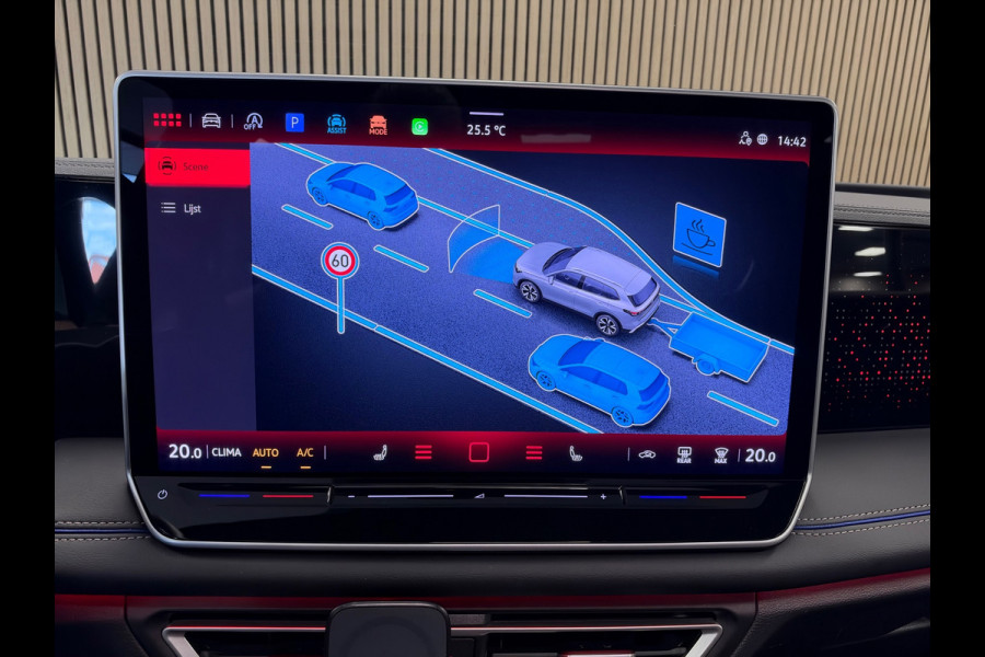 Volkswagen Tiguan 1.5 eTSI R-Line Business DSG PANO NAVI 360CAM TREKHAAK BTW IQ LIGHT
