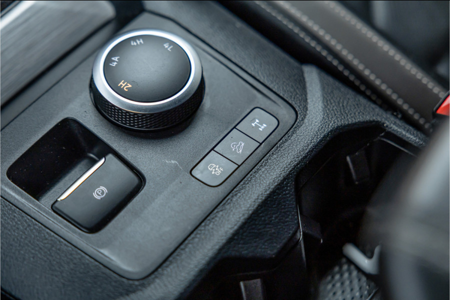 Volkswagen Amarok 3.0 TDI 4Motion Aventura | ACC | 360 Camera | Harman Kardon | Lederen bekleding | Bi-Xenon | Trekhaak | Blind spot | Navigatie | CarPlay | Dealer onderhouden | Grijs kenteken | Stoelverwarming