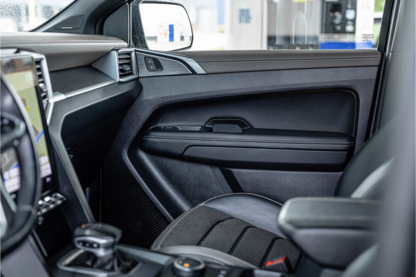 Volkswagen Amarok 3.0 TDI 4Motion Aventura | ACC | 360 Camera | Harman Kardon | Lederen bekleding | Bi-Xenon | Trekhaak | Blind spot | Navigatie | CarPlay | Dealer onderhouden | Grijs kenteken | Stoelverwarming