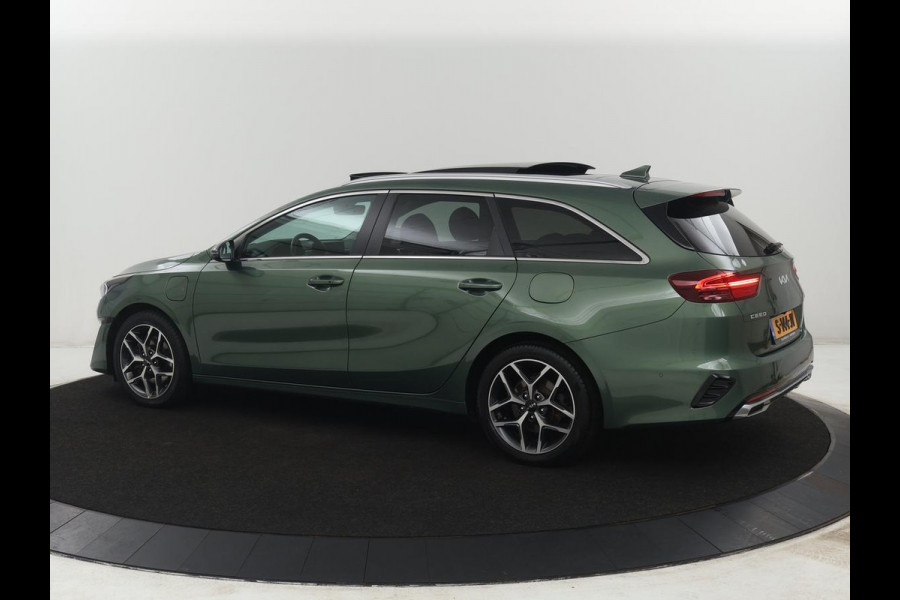 Kia Ceed Sportswagon 1.6 GDI PHEV ExecutiveLine | Panoramadak | Adaptive cruise | Memory | Stuur/stoel verwarming | Dodehoek detectie | Camera | Park assist | Elektrische achterklep | Carplay