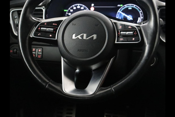 Kia Ceed Sportswagon 1.6 GDI PHEV ExecutiveLine | Panoramadak | Adaptive cruise | Memory | Stuur/stoel verwarming | Dodehoek detectie | Camera | Park assist | Elektrische achterklep | Carplay