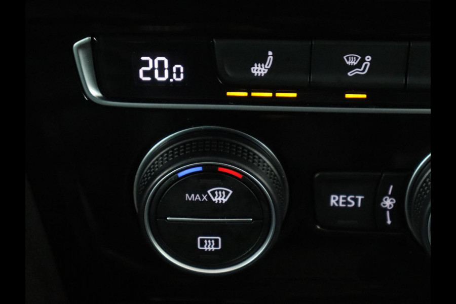 Volkswagen Passat 1.5 TSI Highline Business R | R-line | Panoramadak | Leder | Adaptive cruise | Stoelverwarming |Carplay | Park assist | Climate control