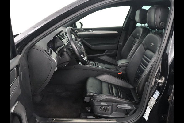 Volkswagen Passat 1.5 TSI Highline Business R | R-line | Panoramadak | Leder | Adaptive cruise | Stoelverwarming |Carplay | Park assist | Climate control