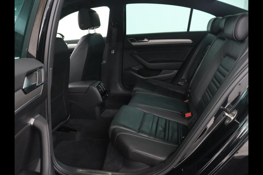 Volkswagen Passat 1.5 TSI Highline Business R | R-line | Panoramadak | Leder | Adaptive cruise | Stoelverwarming |Carplay | Park assist | Climate control