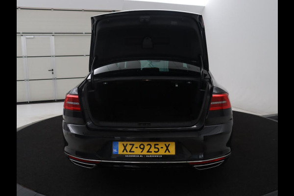 Volkswagen Passat 1.5 TSI Highline Business R | R-line | Panoramadak | Leder | Adaptive cruise | Stoelverwarming |Carplay | Park assist | Climate control