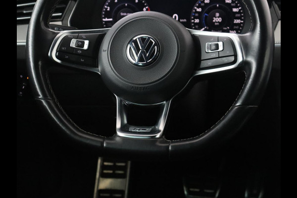 Volkswagen Passat 1.5 TSI Highline Business R | R-line | Panoramadak | Leder | Adaptive cruise | Stoelverwarming |Carplay | Park assist | Climate control