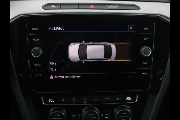 Volkswagen Passat 1.5 TSI Highline Business R | R-line | Panoramadak | Leder | Adaptive cruise | Stoelverwarming |Carplay | Park assist | Climate control