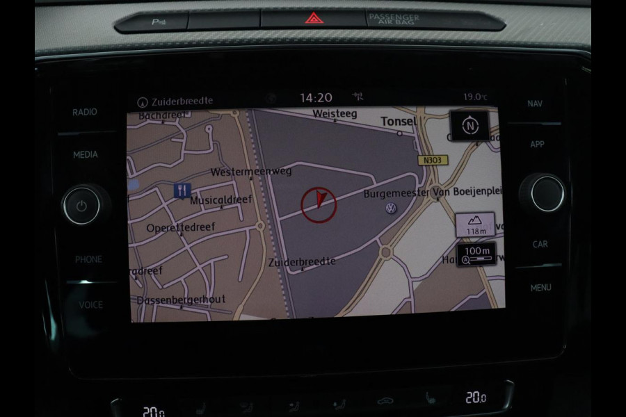 Volkswagen Passat 1.5 TSI Highline Business R | R-line | Panoramadak | Leder | Adaptive cruise | Stoelverwarming |Carplay | Park assist | Climate control