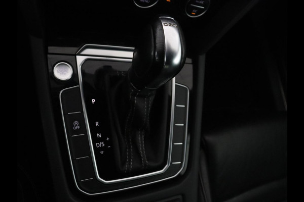 Volkswagen Passat 1.5 TSI Highline Business R | R-line | Panoramadak | Leder | Adaptive cruise | Stoelverwarming |Carplay | Park assist | Climate control