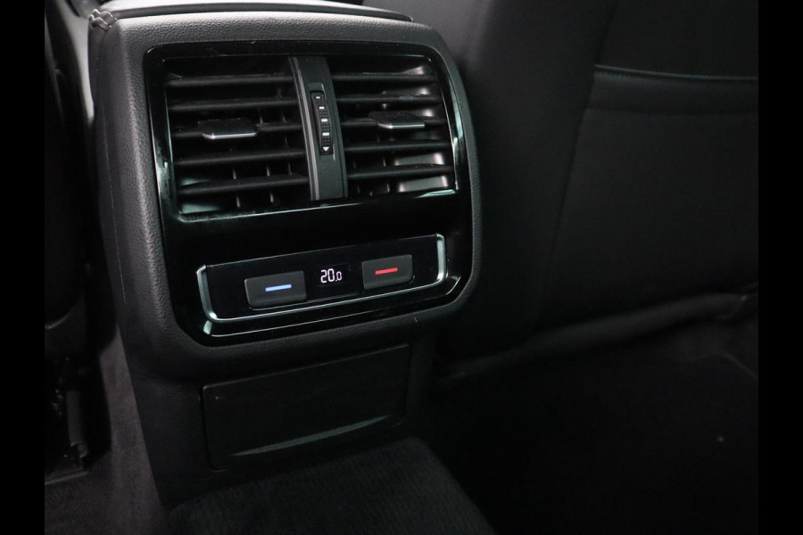 Volkswagen Passat 1.5 TSI Highline Business R | R-line | Panoramadak | Leder | Adaptive cruise | Stoelverwarming |Carplay | Park assist | Climate control