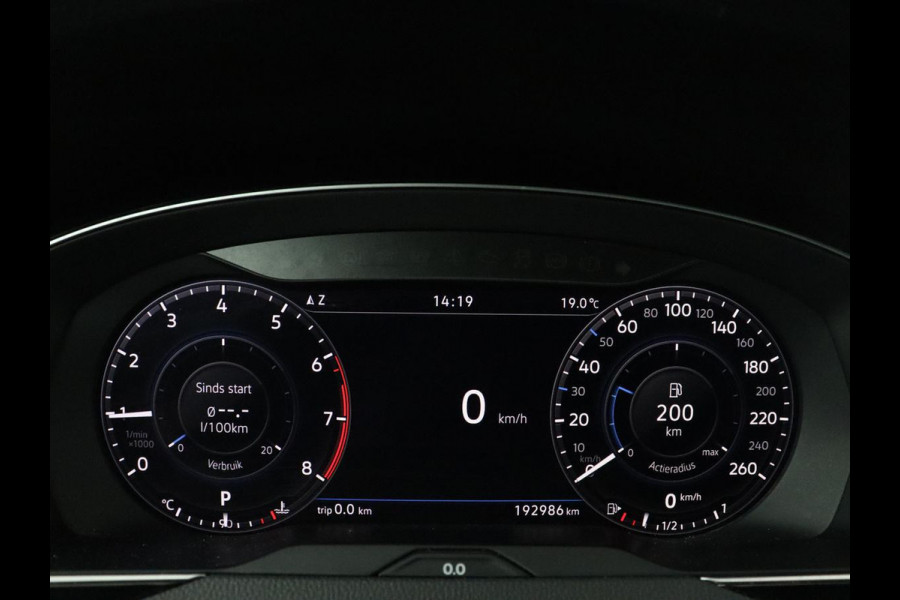 Volkswagen Passat 1.5 TSI Highline Business R | R-line | Panoramadak | Leder | Adaptive cruise | Stoelverwarming |Carplay | Park assist | Climate control