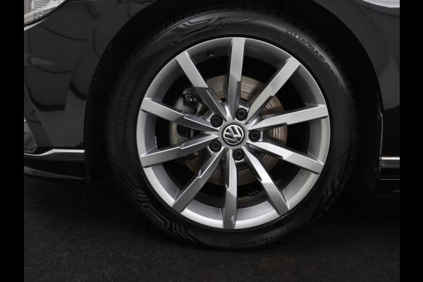 Volkswagen Passat 1.5 TSI Highline Business R | R-line | Panoramadak | Leder | Adaptive cruise | Stoelverwarming |Carplay | Park assist | Climate control