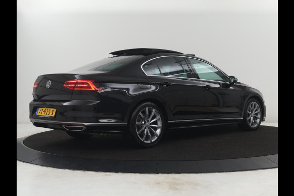 Volkswagen Passat 1.5 TSI Highline Business R | R-line | Panoramadak | Leder | Adaptive cruise | Stoelverwarming |Carplay | Park assist | Climate control