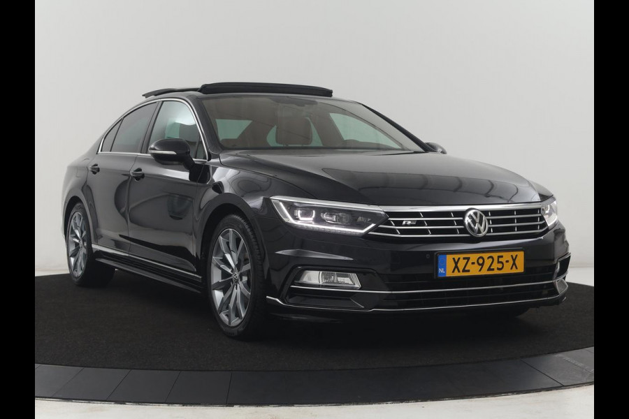 Volkswagen Passat 1.5 TSI Highline Business R | R-line | Panoramadak | Leder | Adaptive cruise | Stoelverwarming |Carplay | Park assist | Climate control