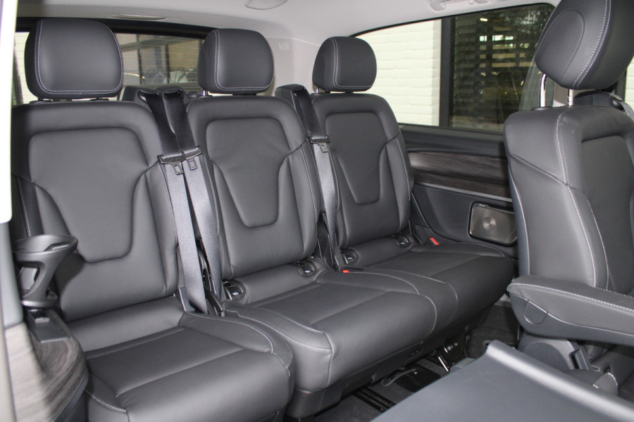 Mercedes-Benz Eqv 300 L3 / XXL / Luchtvering / 7-Persoons / 2x Elec Schuifdeur / Burmester / 360 Camera / Vol Opties / NIEUWSTAAT
