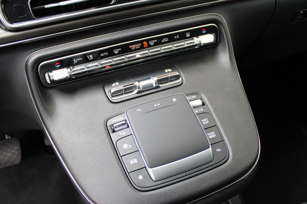 Mercedes-Benz Eqv 300 L3 / XXL / Luchtvering / 7-Persoons / 2x Elec Schuifdeur / Burmester / 360 Camera / Vol Opties / NIEUWSTAAT